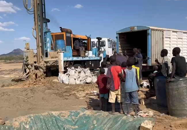 Sinking Boreholes For The Community